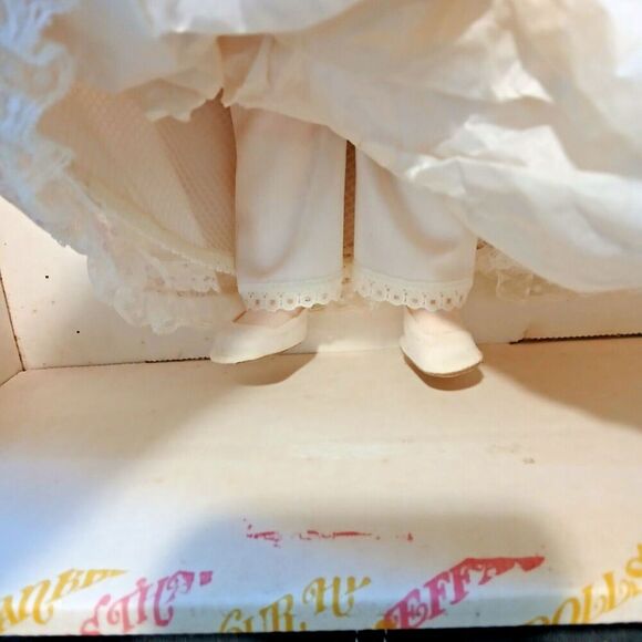 Vintage Effanbee Doll 12ins Tall Atlanta 3337. - Picture 4 of 9